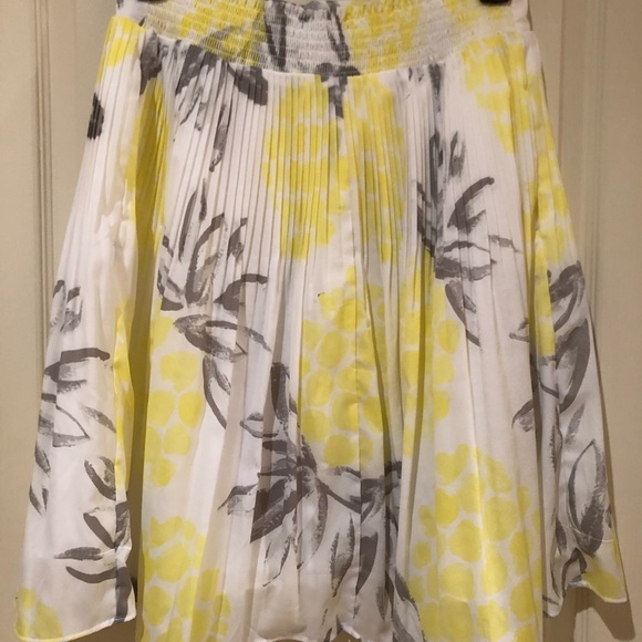 MERONA Pineapple Print Pleated Skirt w/Pockets - Picture 2 of 6
